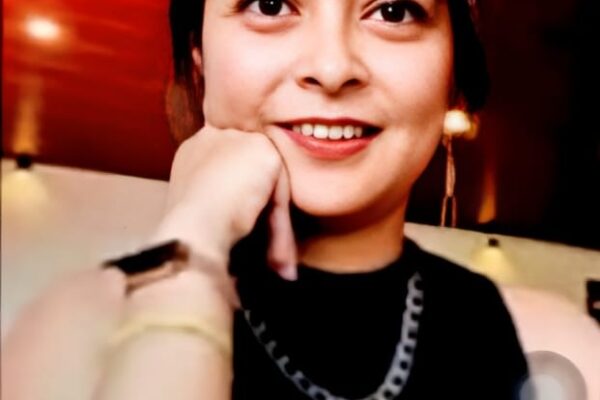 PWD Engineer  বঙাইগাঁৱৰ বৰপাৰাস্থিত নিজৰ ভাড়াঘৰত চিপ লৈ আত্মহত্যাৰ দৰে চূড়ান্ত সিদ্ধান্ত লৈছে লোক নিৰ্মাণ বিভাগ (গৃহ)ৰ সহকাৰী অভিযন্তা যোষিতা দাসে। গুৱাহাটীৰ বাসিন্দা যোষিতা প্ৰায় এবছৰ পূৰ্বে এই পদত যোগদান কৰিছিল।