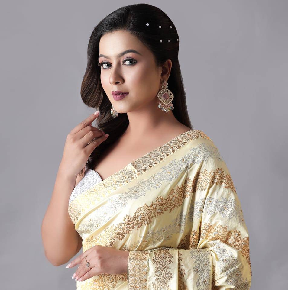 অভিনেত্ৰী নন্দিনী কাশ্যপৰ বাহনে মহটিয়াই নিয়া ছামিউল হকৰ মৃত্যু… । Actress Nandini Kashyap Interrogated in Hit-and-Run Case
