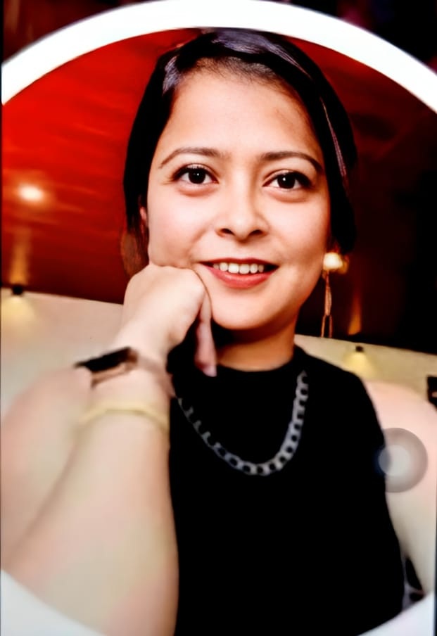 PWD Engineer  বঙাইগাঁৱৰ বৰপাৰাস্থিত নিজৰ ভাড়াঘৰত চিপ লৈ আত্মহত্যাৰ দৰে চূড়ান্ত সিদ্ধান্ত লৈছে লোক নিৰ্মাণ বিভাগ (গৃহ)ৰ সহকাৰী অভিযন্তা যোষিতা দাসে। গুৱাহাটীৰ বাসিন্দা যোষিতা প্ৰায় এবছৰ পূৰ্বে এই পদত যোগদান কৰিছিল।