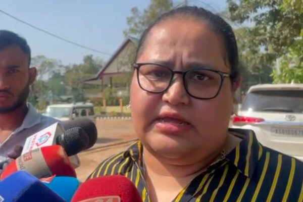 ধীৰেণ কলিতাৰ অভিযোগৰ প্ৰত্যুত্তৰপ্ৰফুল্ল কুমাৰ মহন্তৰ জীয়ৰীৰ । Prafulla Kumar Mahanta Family