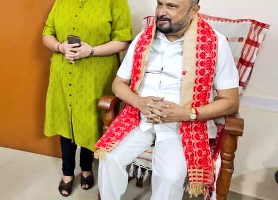 পুনৰ বিতৰ্কত প্ৰাক্তন মুখ্যমন্ত্রী প্ৰফুল্ল মহন্তৰ পৰিয়াল । Prafulla Kumar Mahanta