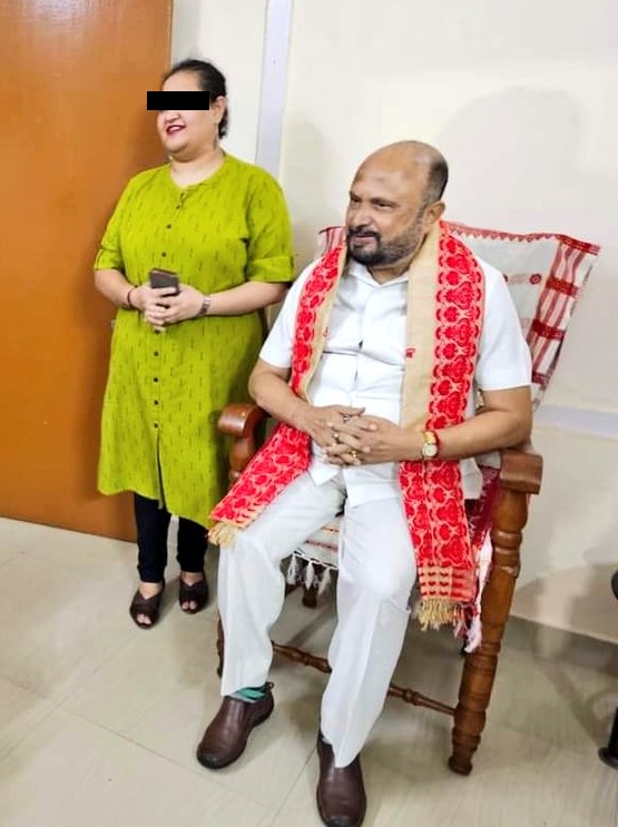 পুনৰ বিতৰ্কত প্ৰাক্তন মুখ্যমন্ত্রী প্ৰফুল্ল মহন্তৰ পৰিয়াল । Prafulla Kumar Mahanta