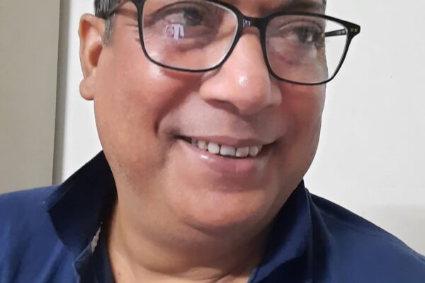 প্ৰাক্তন বিধায়ক কেমেৰাৰ সন্মুখত হুক হুকাই কান্দিছে । EX-MLA