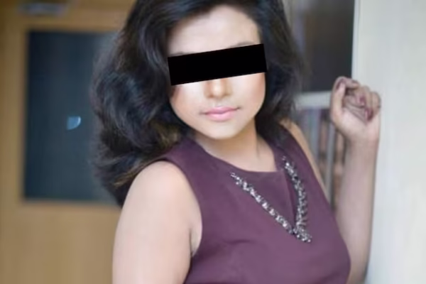 নিশাৰ ৰঙীন পাৰ্টী...! বিউটী পাৰ্লাৰত কাম কৰা ‘ৰহস্যময়ী’ মহিলাৰ মৃ*ত্যু ! Guwahati