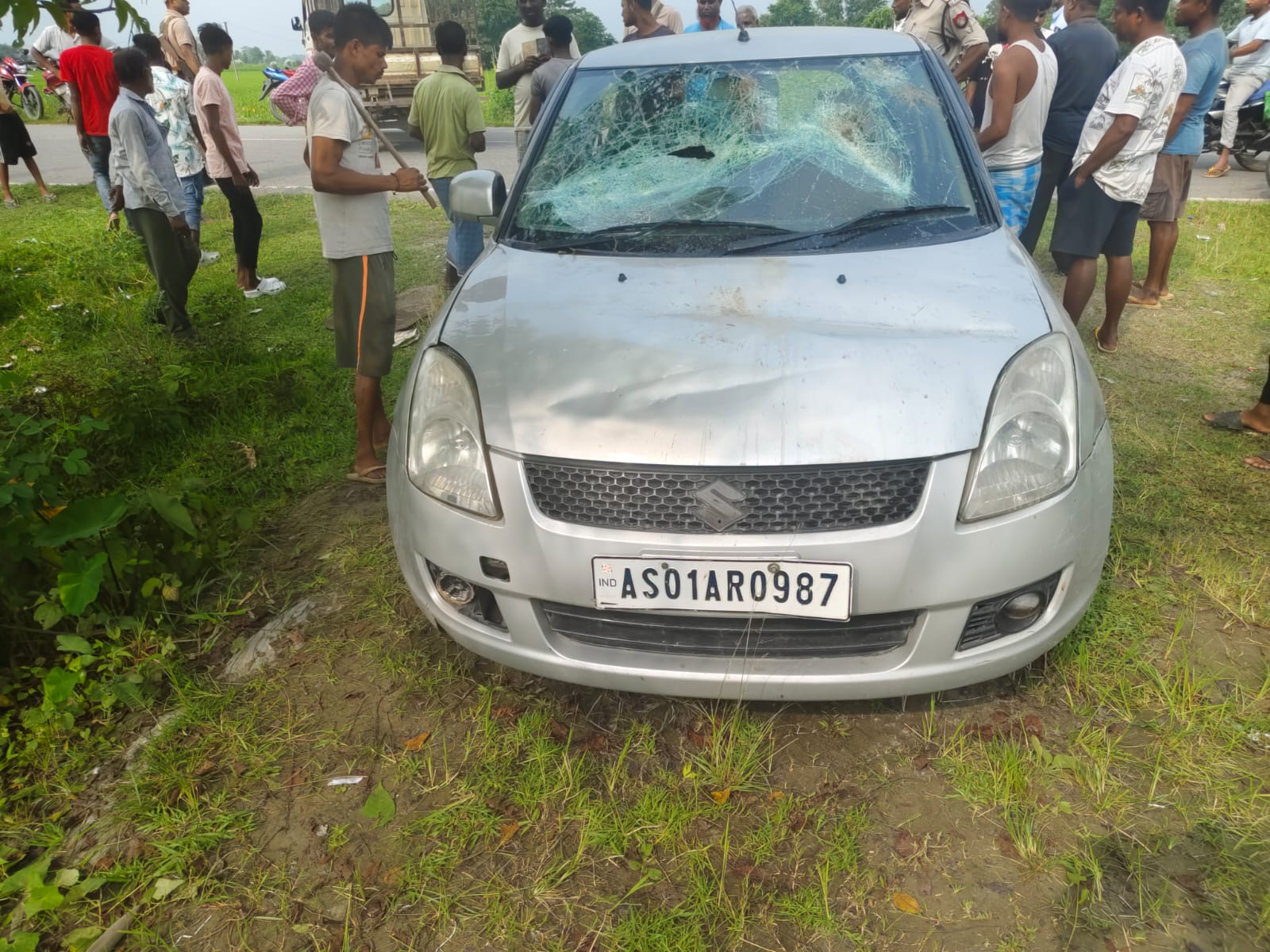 বিলাসী বাহনত উদ্ধাৰ চোৰাং গৰু । cow