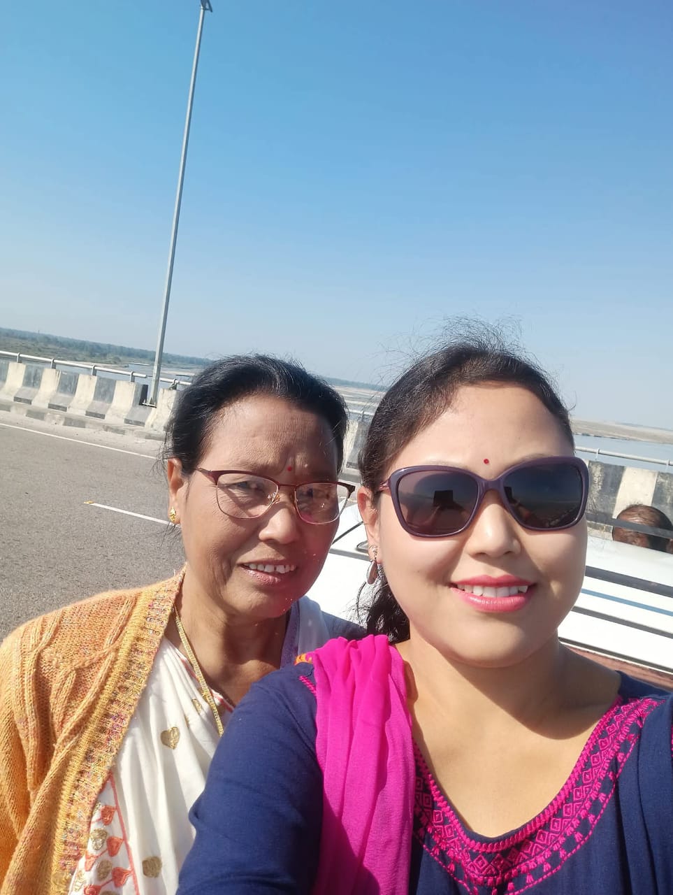 Sivasagar Death News । স্বামীৰ অত্যাচাৰ সহ্য নকৰিবলৈ সিদ্ধান্ত— শিৱসাগৰত মাতৃ-কন্যাৰ হৃদয়বিদাৰক আত্মহত্যা