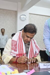 “হিমন্ত বিশ্ব শৰ্মাৰ চৰিত্ৰ বেয়া নেকি?” , হিমন্ত বিশ্ব শৰ্মাৰ চৰিত্ৰ প্ৰসংগতলেখিকা শিখা শৰ্মাই কি লিখিলে ..