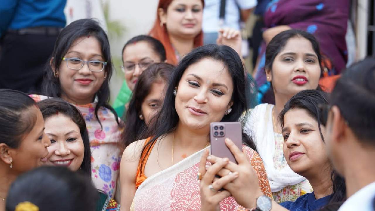 শপত গ্ৰহণৰ পূৰ্বে পত্নী ৰিণিকি ভূঞাৰ পৰামৰ্শ: “এইবাৰ আৰু বেছিকৈ অসমৰ বাবে কাম কৰিব লাগিব”
