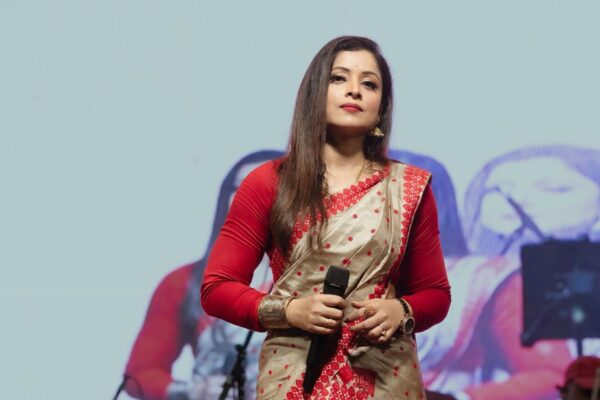 কণ্ঠশিল্পী প্ৰিয়ংকা ভৰালীৰ বিস্ফোৰক স্পষ্টীকৰণ—মঞ্চত অপমান, নিৰাপত্তাহীনতাৰ অভিযোগ