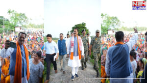 ধুবুৰীত অভিভাৱক মন্ত্ৰী অশোক সিংহলৰ প্ৰথম দিন ,ভাৰত বাংলাদেশ সীমান্তবাসীৰ সমস্যা বুজিবলৈ ভোগদাং গাঁৱত অভিভাৱক মন্ত্ৰী অশোক সিংহল